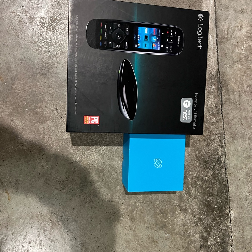 Logitech Harmony Ultimate Remote Control - works great